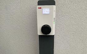 Attika Ferienwohnung in Freiburg -Gundelfingen mit großer Dachterrasse